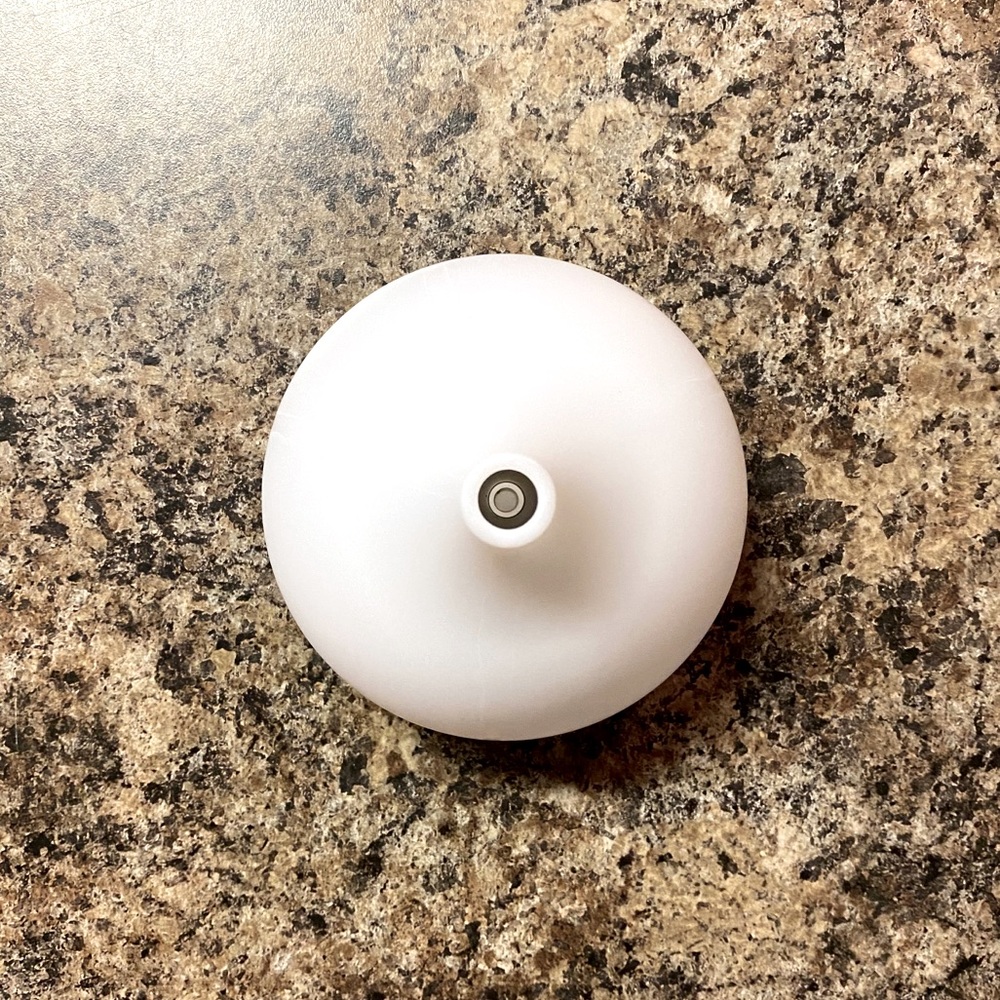 White color changing oil diffuser (no charger)